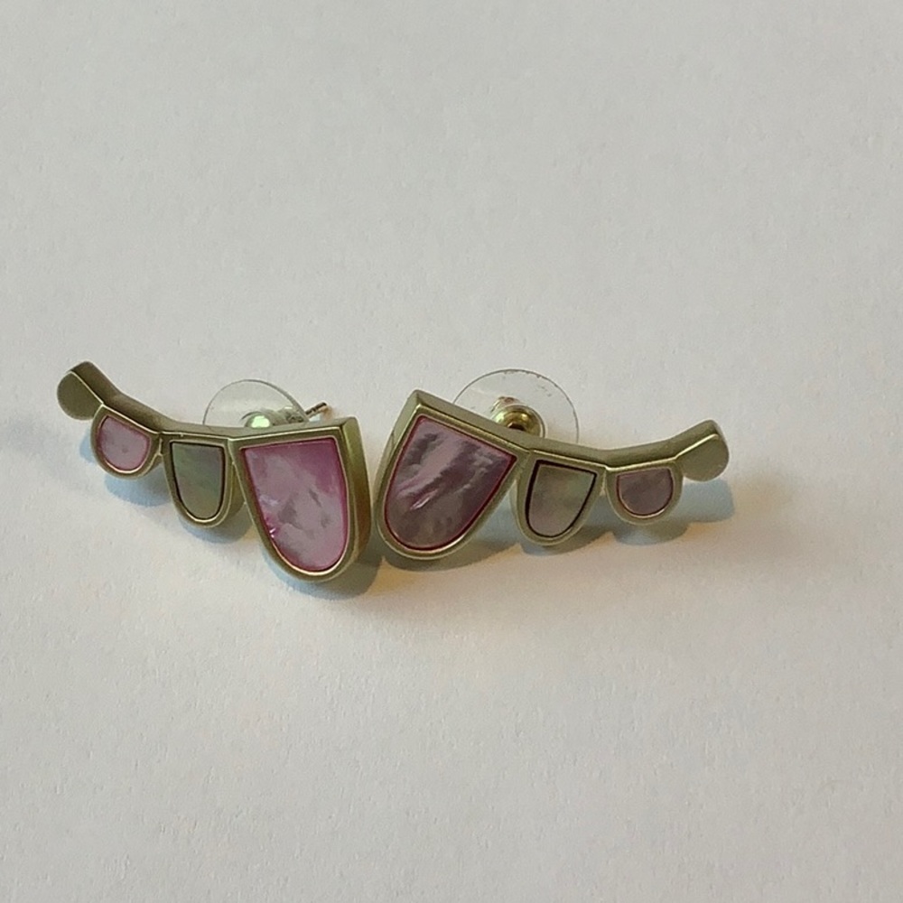 Kendra Scott mother of pearl scallop earrings